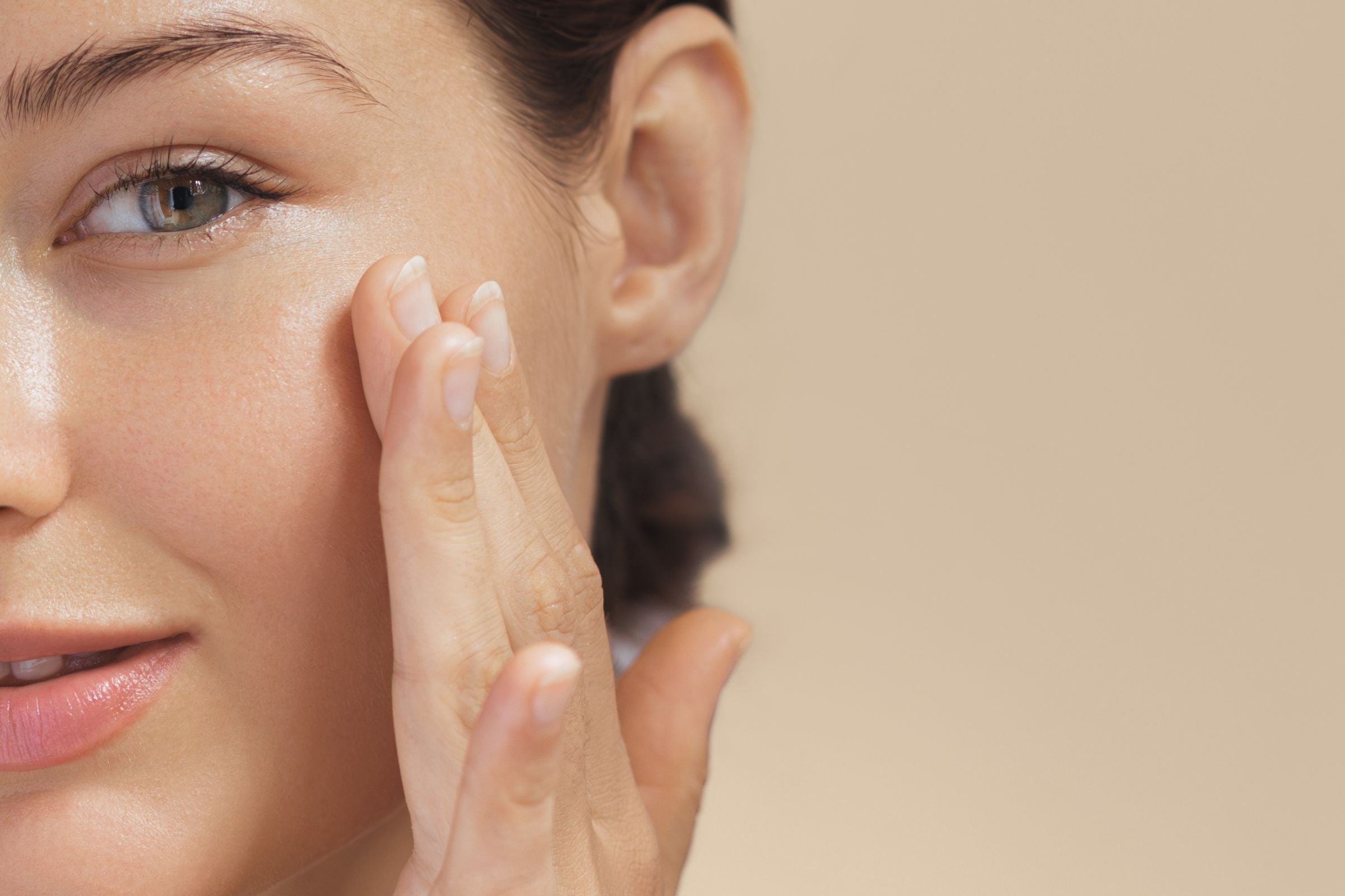 Skin Streaming 101: Mastering Minimalism for Maximum Glow - SkinShop